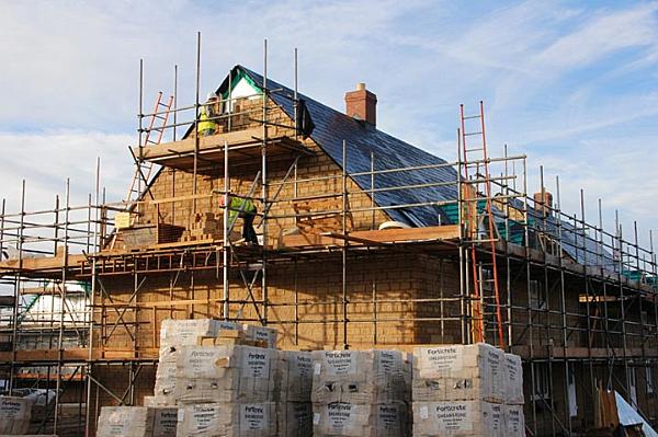 7. Topping out stonework to Plot 7.jpg